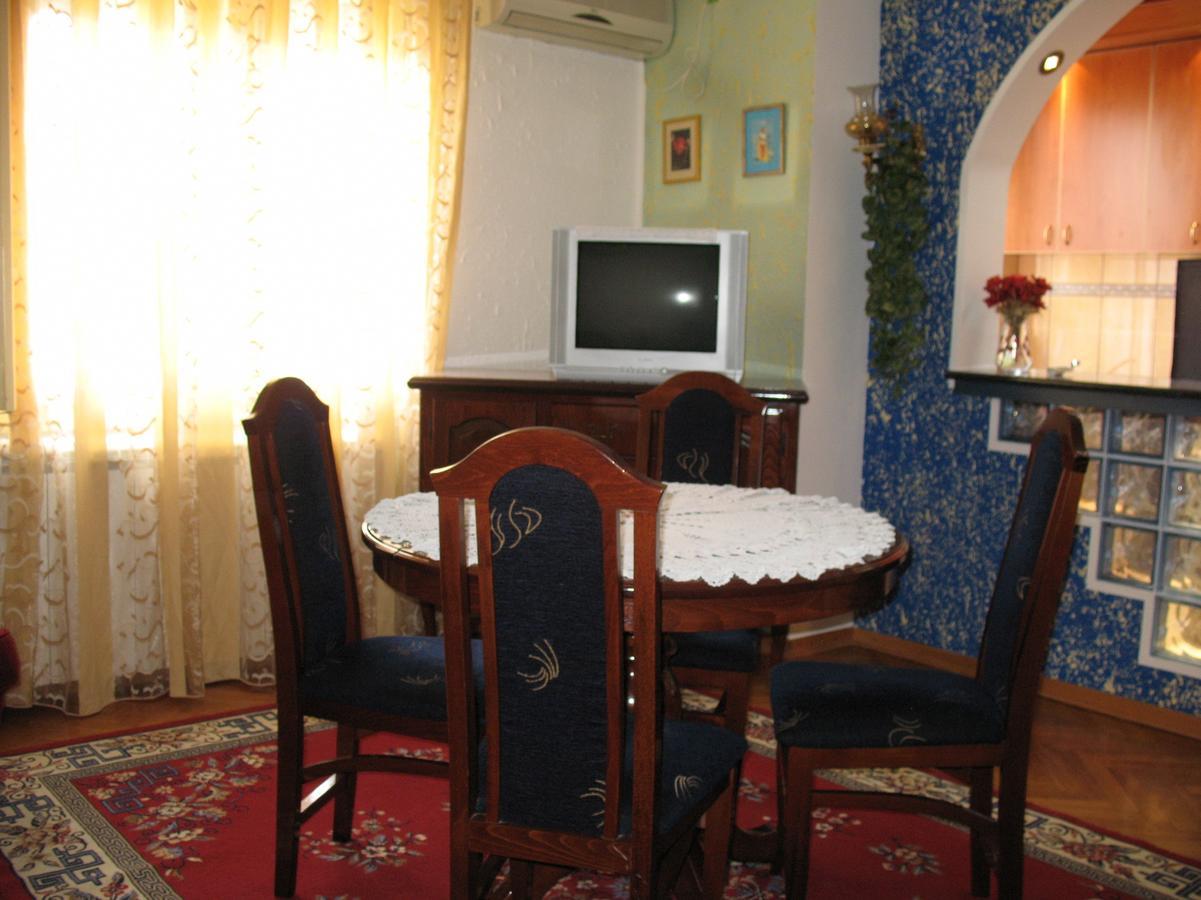 Garden Appartement Belgrado Buitenkant foto