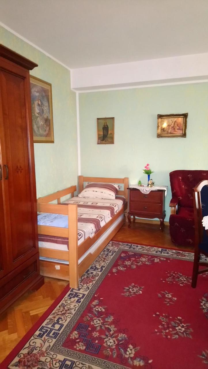 Garden Appartement Belgrado Buitenkant foto